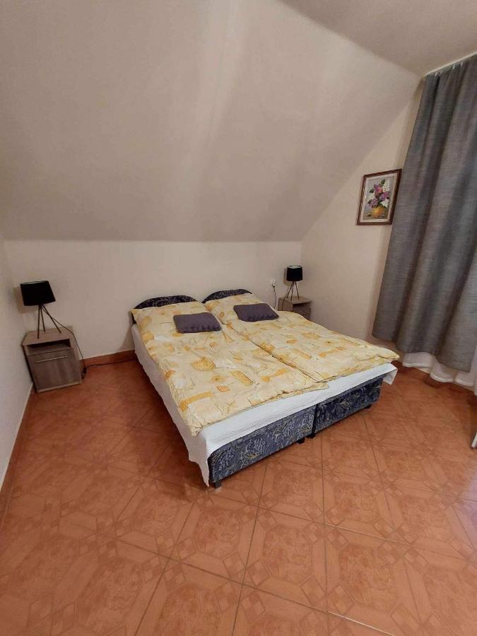 Almos Vendeghaz Apartment Hajduszoboszlo Exterior photo